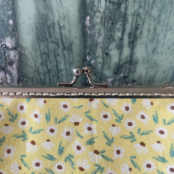 Yellow White Floral Daisies Cotton 5.5 Inch Silver Clasp Purse Frame Clutch Bag