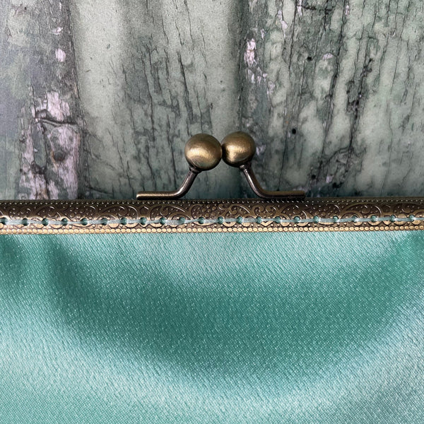 Light Mint Green Satin 5.5 Inch Sew In Clasp Purse Frame Clutch Bag