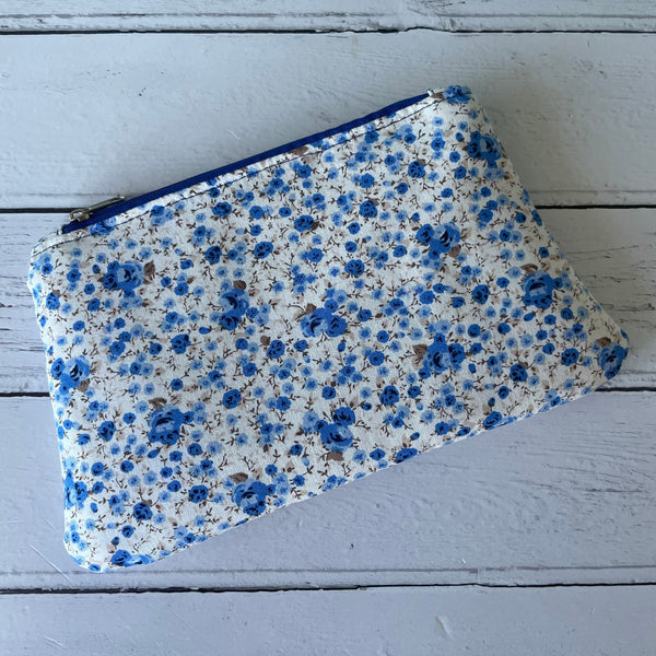 Blue Roses Ditzy Floral Cotton Zipper Pouch Wristlet Clutch Bag