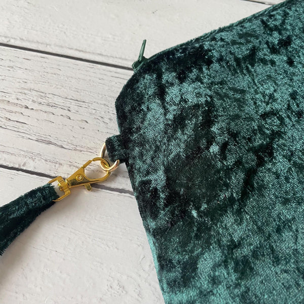 Dark Green Crushed Velvet Zipper Wristlet Clutch Bag