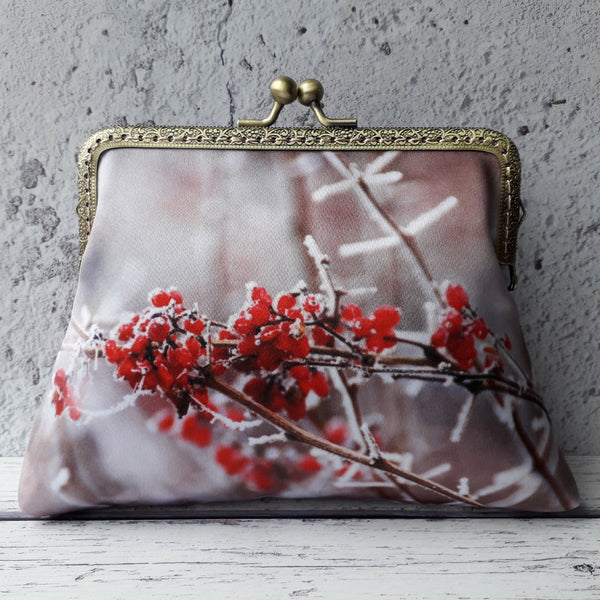 Winter Frosted Red Berries Satin 5.5 Inch Clasp Purse Frame Clutch Bag