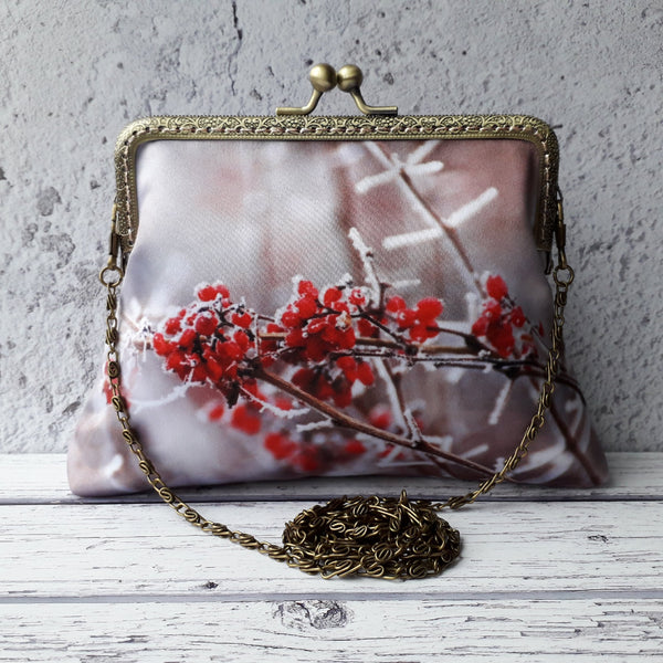 Winter Frosted Red Berries Satin 5.5 Inch Clasp Purse Frame Clutch Bag