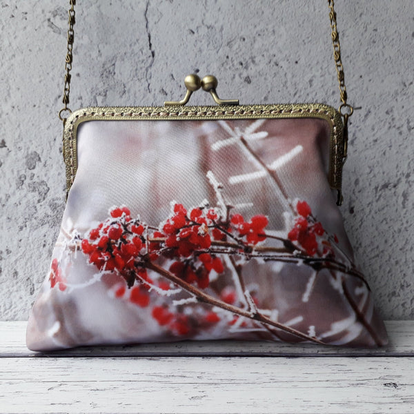 Winter Frosted Red Berries Satin 5.5 Inch Clasp Purse Frame Clutch Bag