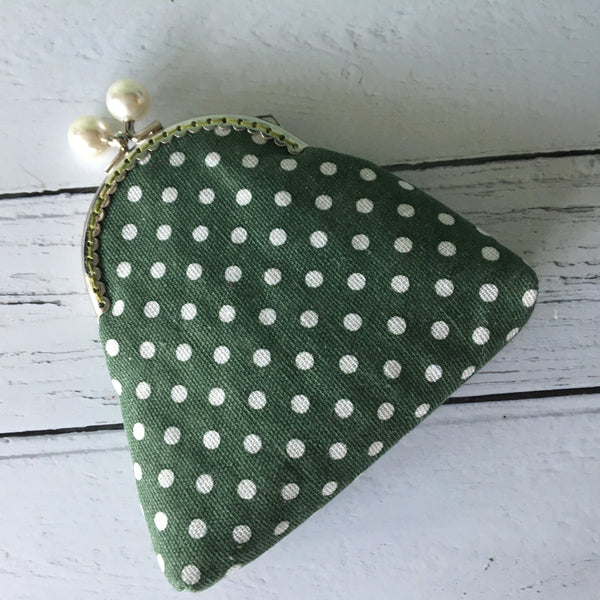 Green and White Polka Dots Credit Card Coin Clasp Purse
