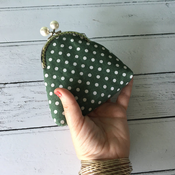 Green and White Polka Dots Credit Card Coin Clasp Purse