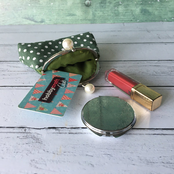 Green and White Polka Dots Credit Card Coin Clasp Purse