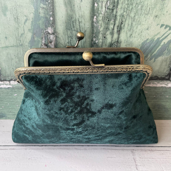 Dark Green Crushed Velvet 5.5 Inch Clasp Purse Frame Clutch Bag